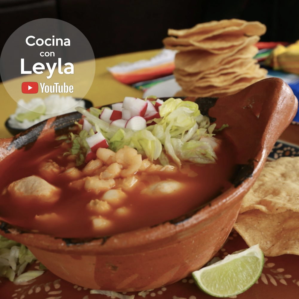 Cómo hacer pozole rojo de pollo receta fácil con mucho sabor! | Cocina  Mexicana – Cocina con Leyla