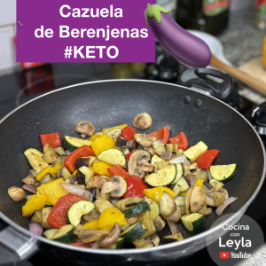 ¿Ya no sabes cómo preparar la berenjena? Aquí te enseño tres maneras distintas de hacerla salteada con verduritas y pollo o queso, ¡y todas quedan buenérrimas! Además, te paso tips para elegirlas bien y para quitarles lo amargo. Si andas buscando una receta baja en carbohidratos, llena de sabor y que puedas adaptar con lo que tengas, esta te va a encantar.